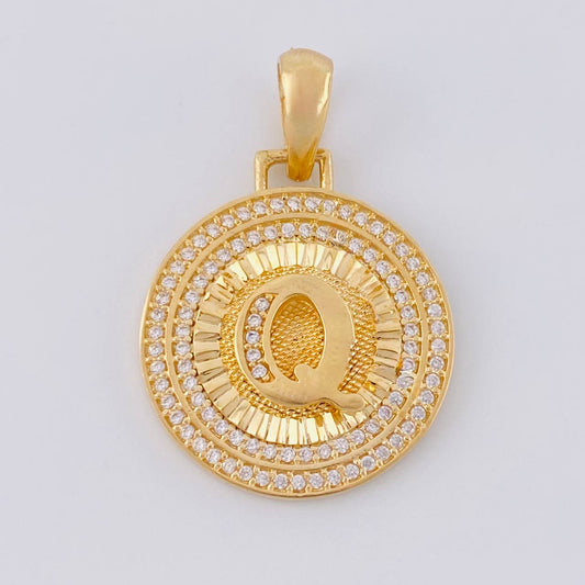 Dije Medalla Letra Q 4.55 g / 1 1/4 in Oro Amarillo 18K