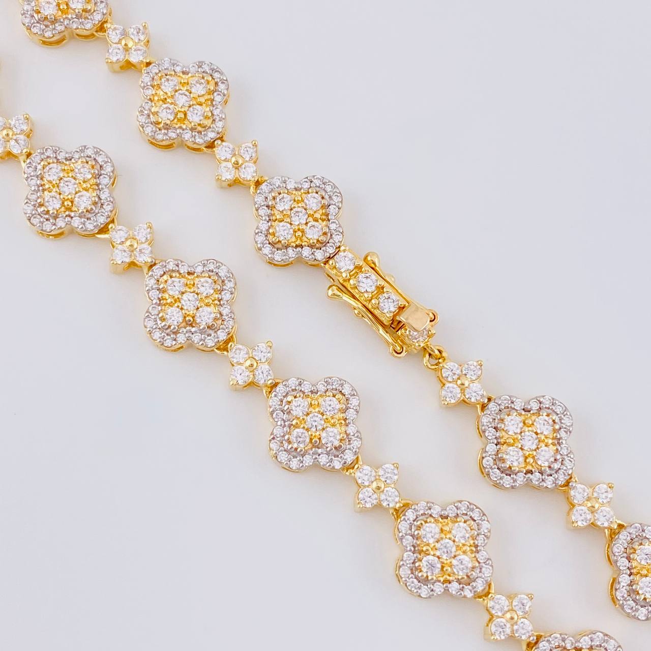 Clover Chain Starry 35.95 g / 18 in / 9.9 mm Yellow Gold 18K