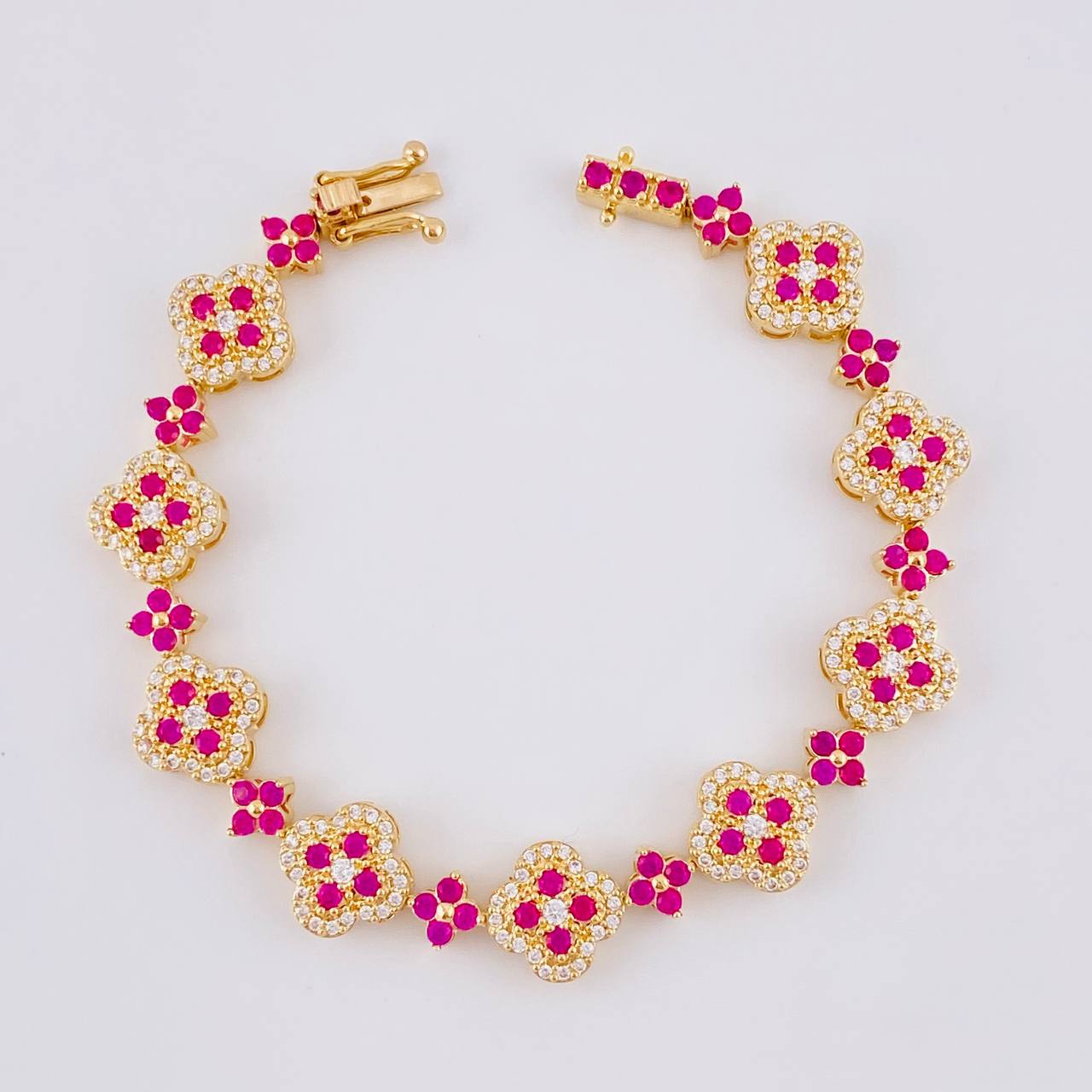 Clover Bracelet Starry 13.95 g / 6 1/2 in / 10 mm Yellow Gold 18K