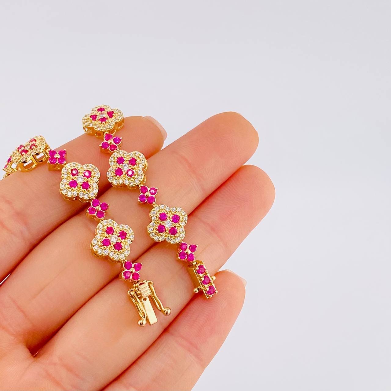 Clover Bracelet Starry 13.95 g / 6 1/2 in / 10 mm Yellow Gold 18K