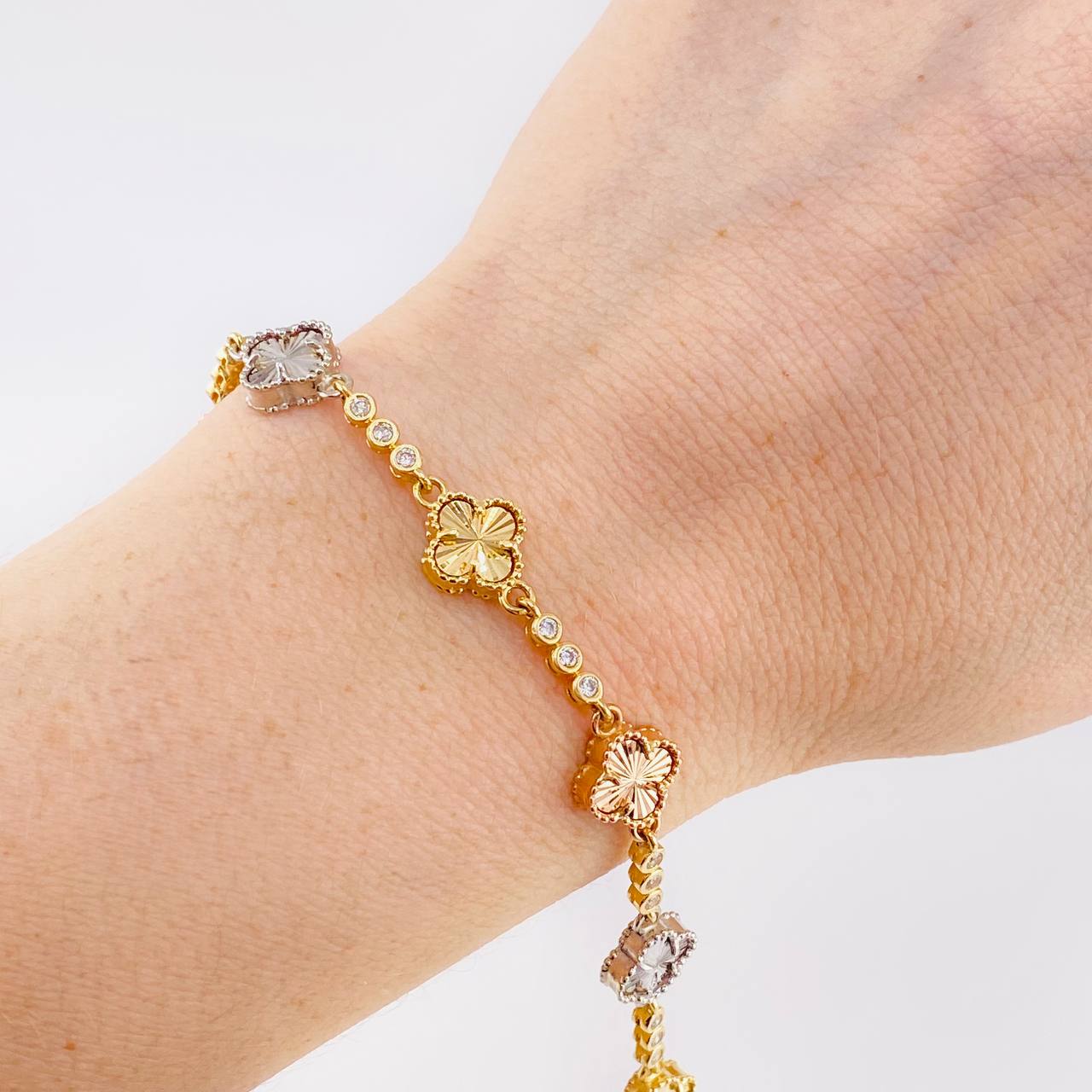 Diamond Cut Clover Bubbles Bracelet 10.95 g / 7 3/4 in / 9.1 mm Three Golds 18K