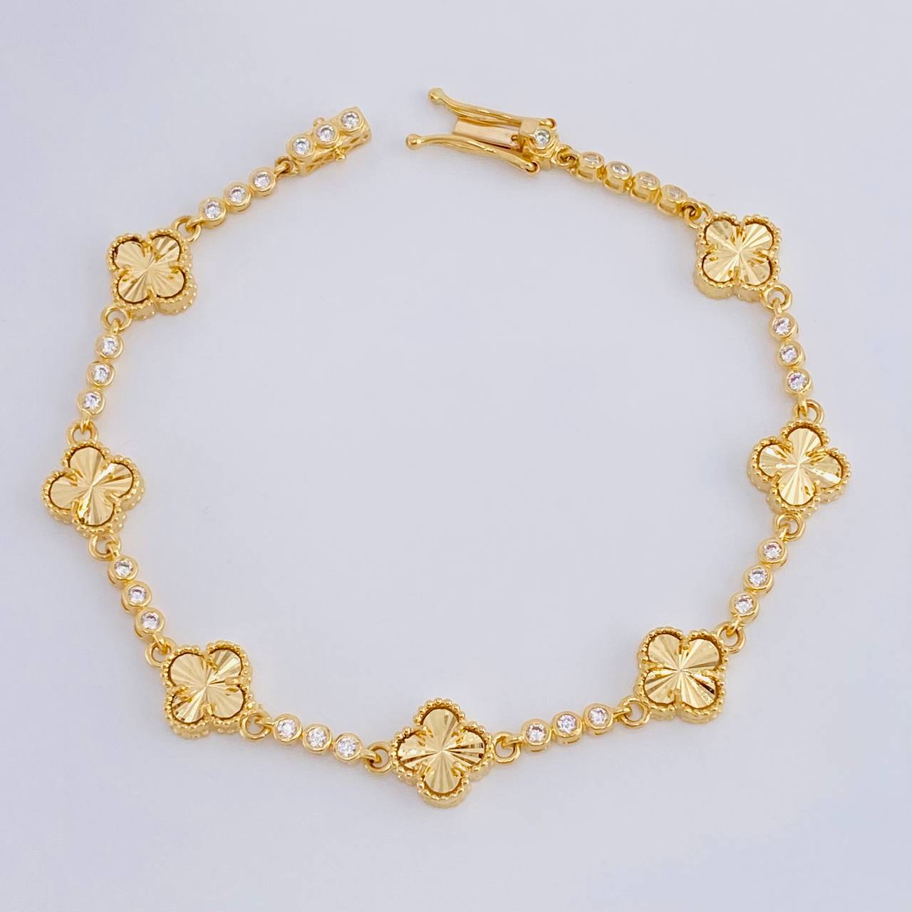 Diamond Cut Clover Bubbles Bracelet 10.9 g / 7 3/4 in / 9.1 mm 18K Yellow Gold