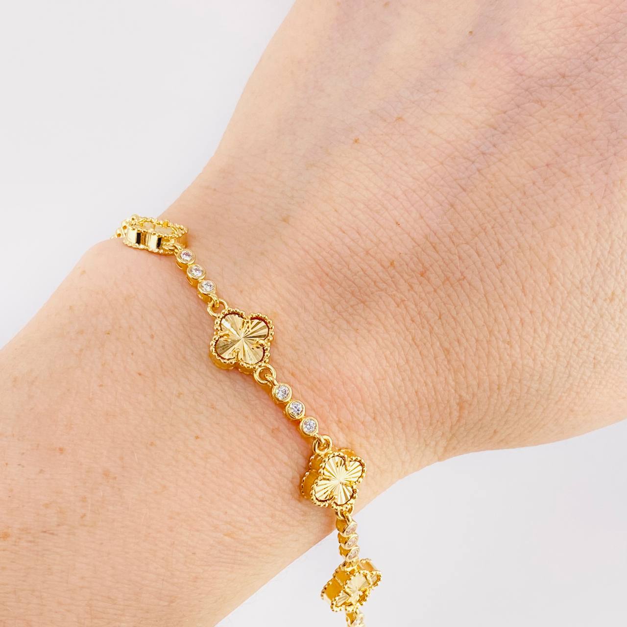 Diamond Cut Clover Bubbles Bracelet 10.9 g / 7 3/4 in / 9.1 mm 18K Yellow Gold