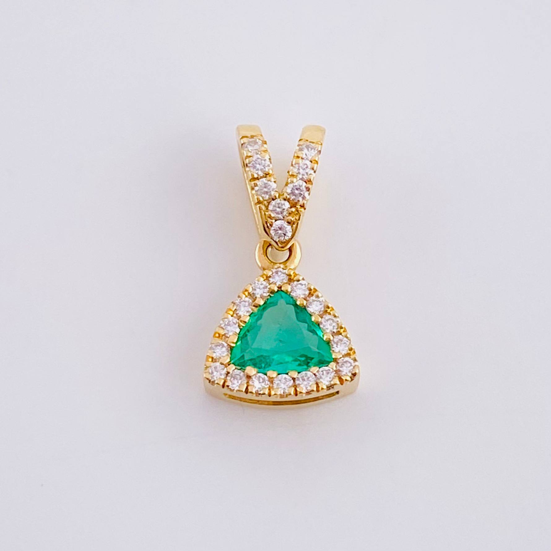 Pendant Glamour Emerald 40pts Diamond 0.25pts 2.05g / 3/4 in 18K Yellow Gold