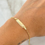Pulso Bebé Espiga Placa Rectangular Corazon 1.7gr / 12cm-14cm / 1.6mm Resina Perlada Graduable Oro Amarillo 18K ©