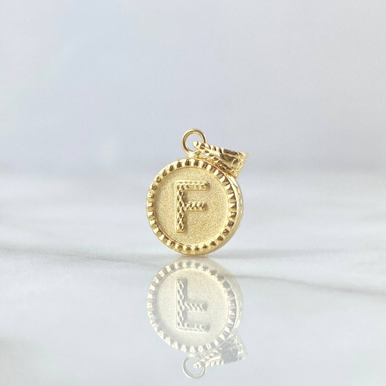 Pendant Letter F Matte 0.55gr / 1.5cm / Yellow Gold 18K Bordered Charger Circle