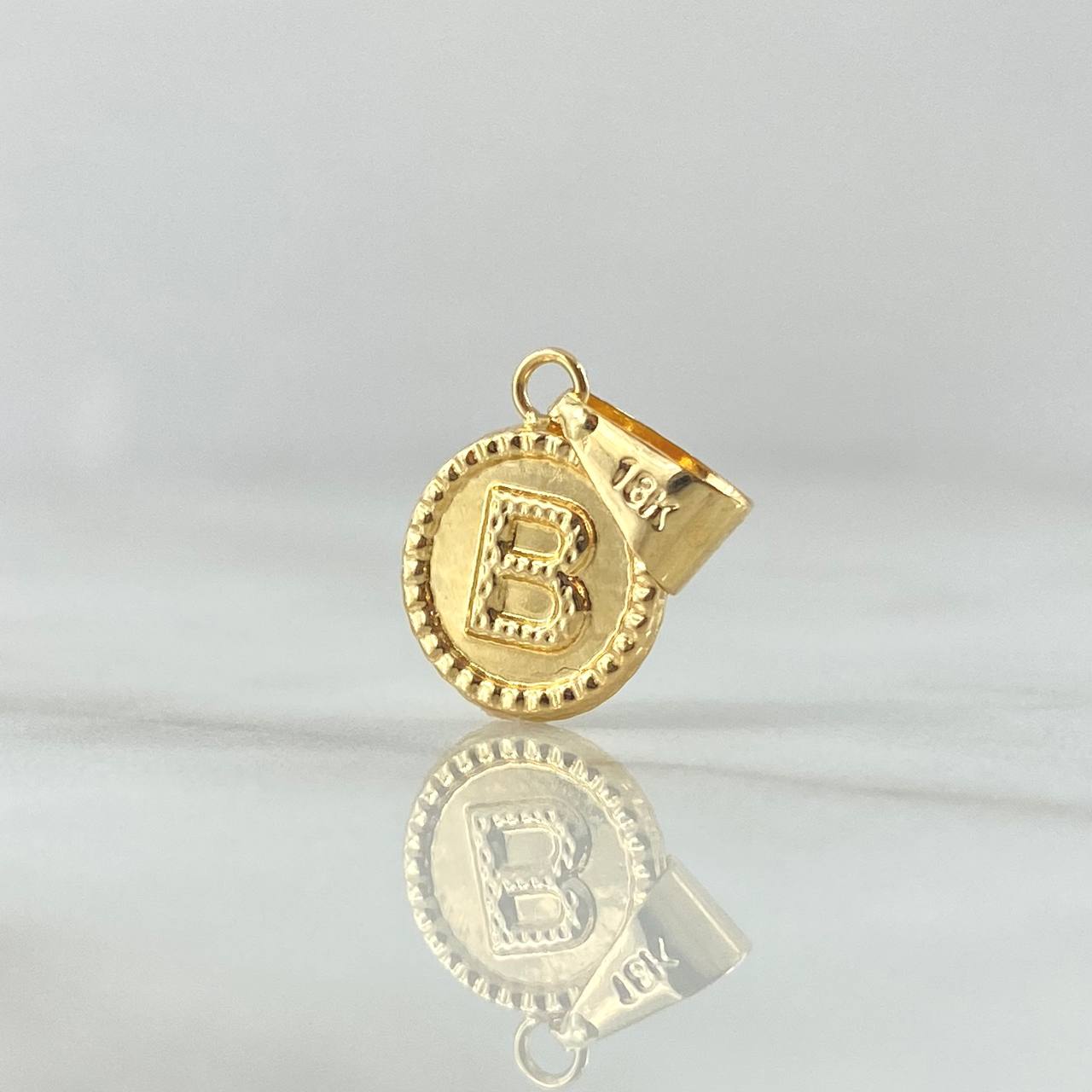 Dije Letra B 0.6gr / 2cm / Circulo Bordeado Oro Amarillo 18K