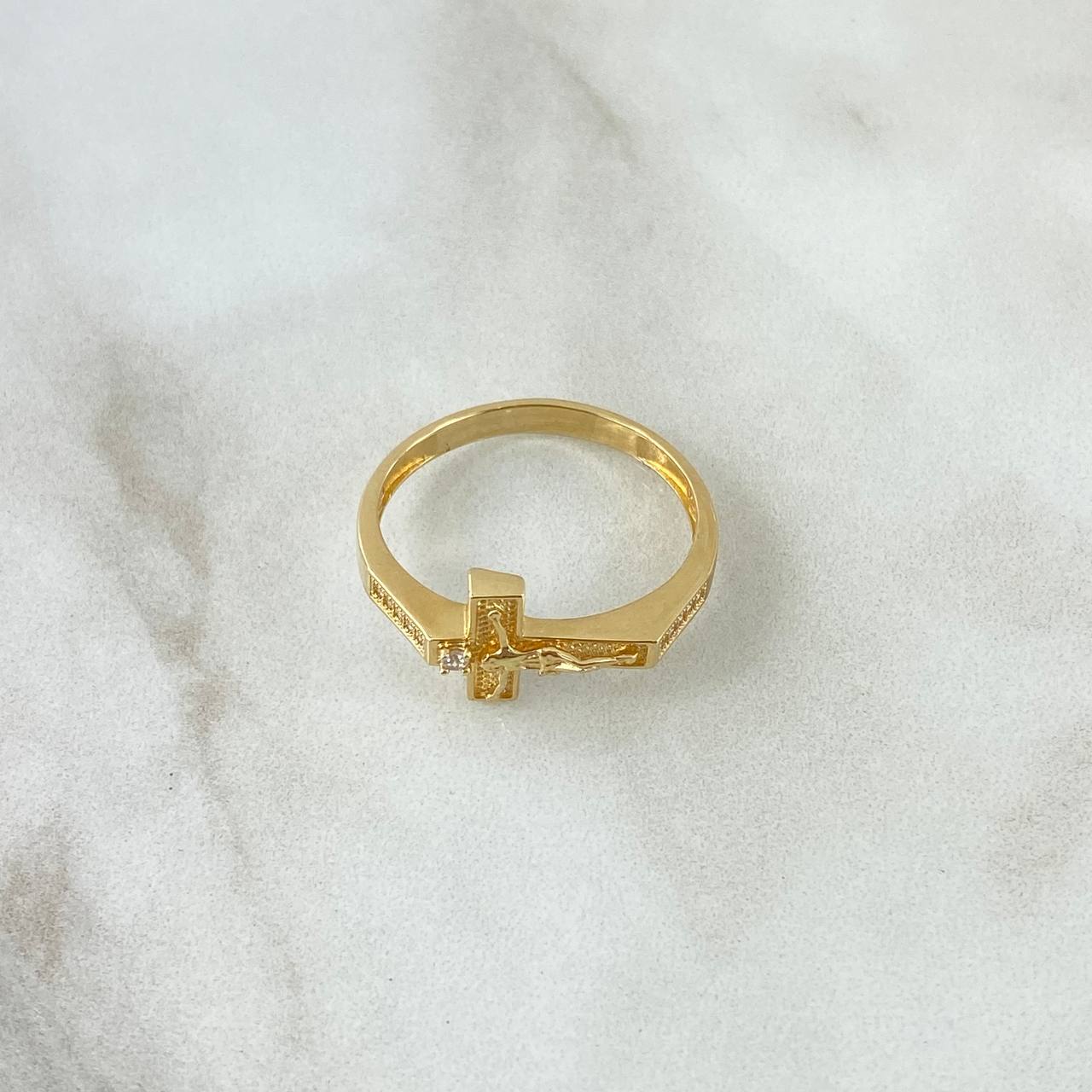 Anillo Cruz Cristo Recto Texturazado 3.4gr / T10 1/2 / Circones Blancos Oro Amarillo 18K