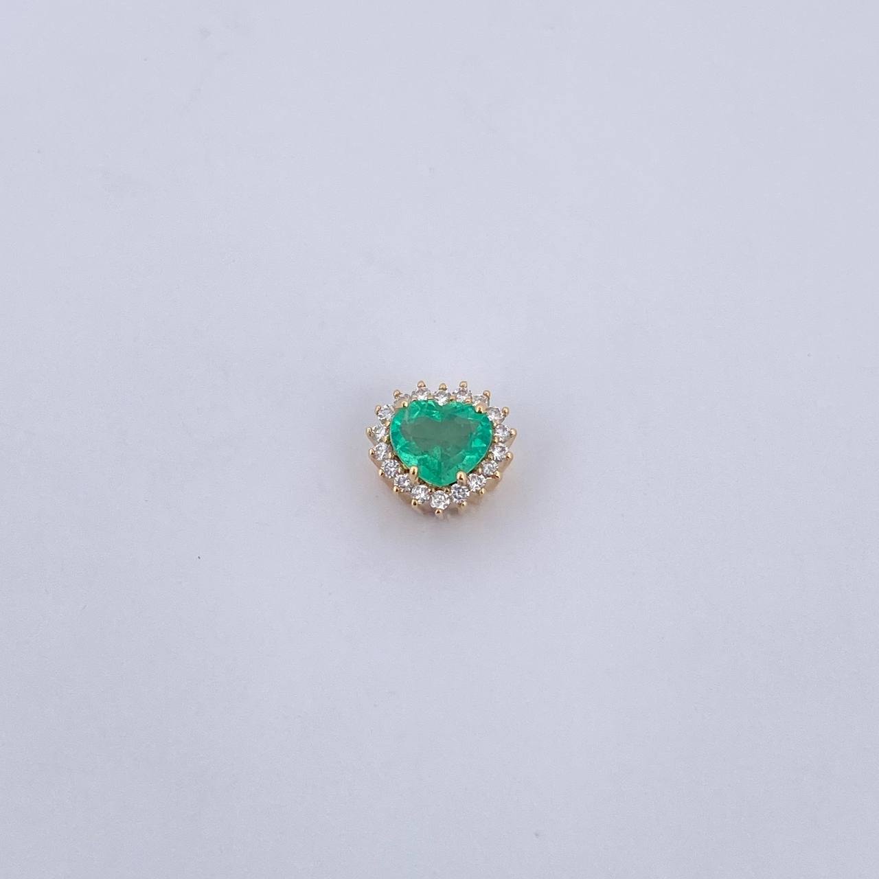 Dije Corazon 0.65gr / 0.6cm / Esmeralda 33 Pts Diamantes 11 Pts Oro Amarillo 18K (Joya) &