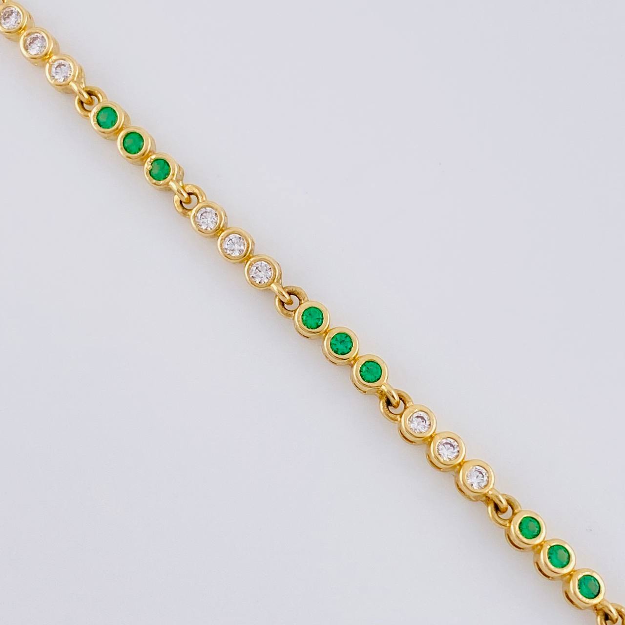 Pulso Tenis Triada Secuencial 6.9 g / 7 1/2 in / 2.7 mm Oro Amarillo 18K