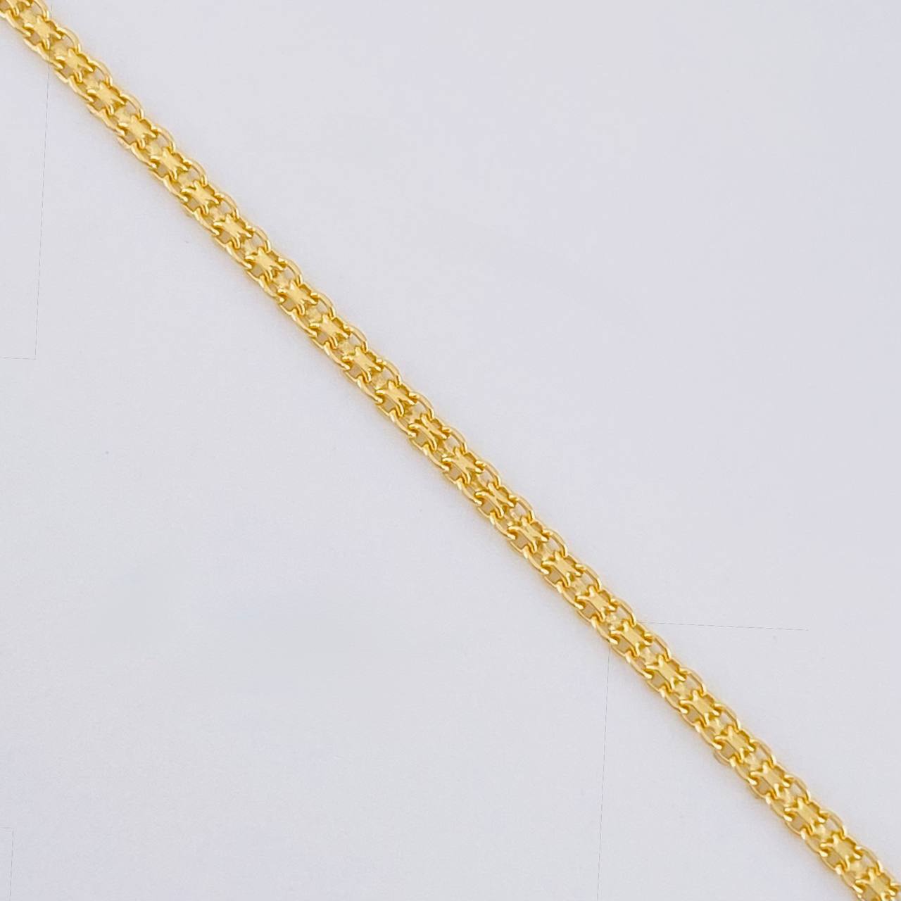 Bismark Chain 3.3 g / 24 1/4 in / 1.4 mm Yellow Gold 18K