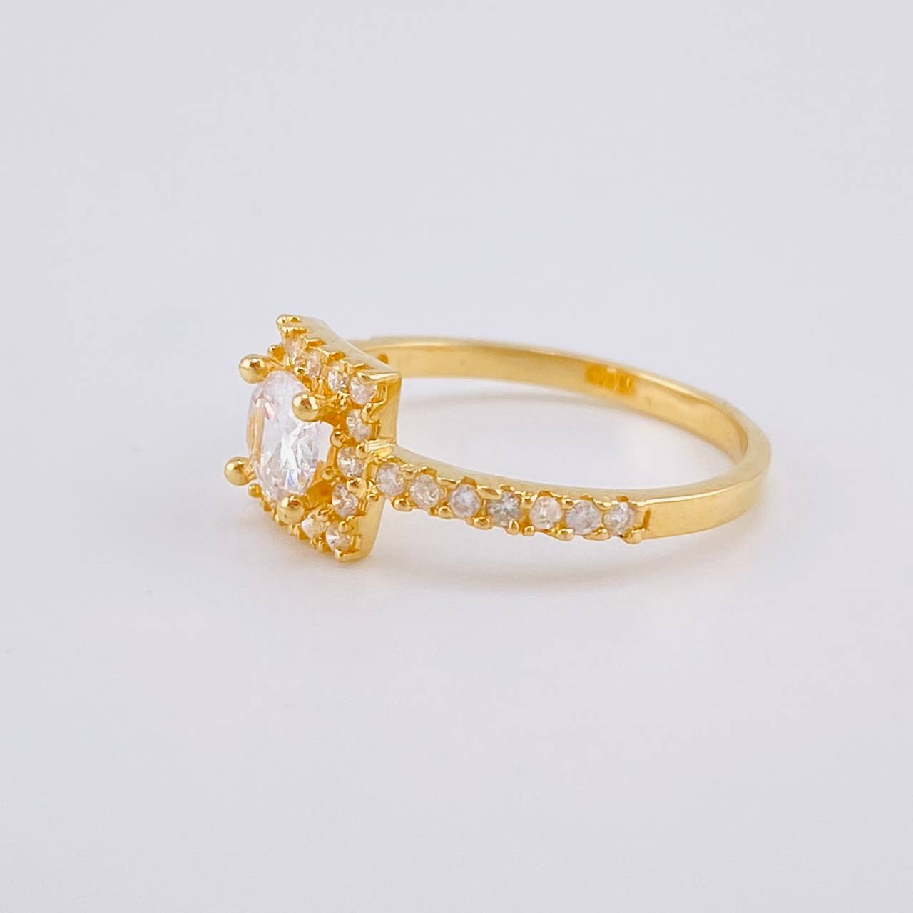 Rectangular Solitaire Ring 2.6 g / T7 1/4 Yellow Gold 18K