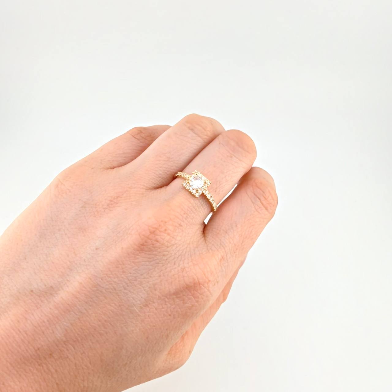 Rectangular Solitaire Ring 2.6 g / T7 1/4 Yellow Gold 18K