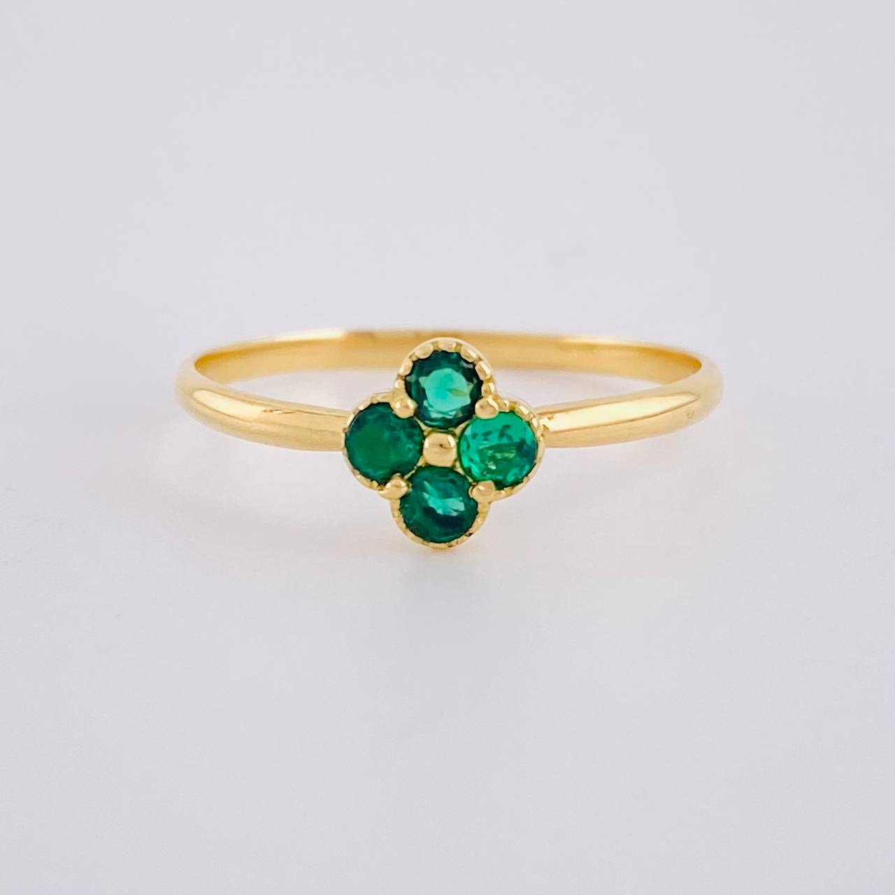 Anillo Flor Trebol 1.4 g / T7 3/4 Oro Amarillo 18K