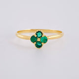 Anillo Flor Trebol 1.4 g / T7 3/4 Oro Amarillo 18K