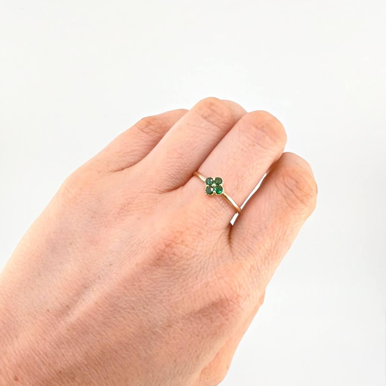 Anillo Flor Trebol 1.4 g / T7 3/4 Oro Amarillo 18K