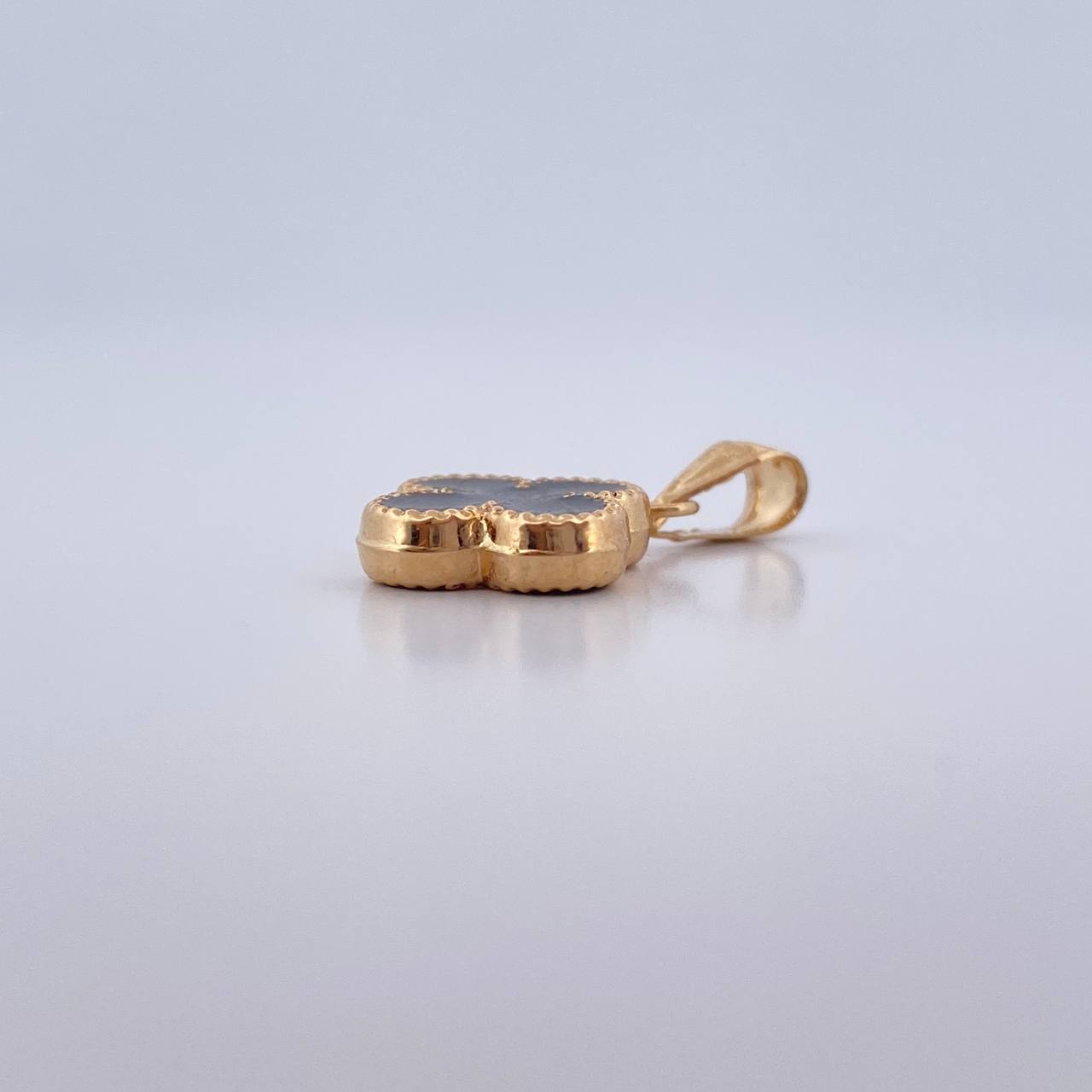 Dije Trebol 0.8gr / 2.1cm / Electroestetico Negro Oro Amarillo 18K &