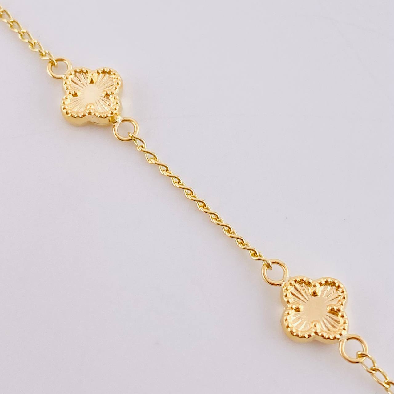 Golden Clover Bracelet Spike 2.7gr / 6 3/4 in / 1.5mm Yellow Gold 18K *