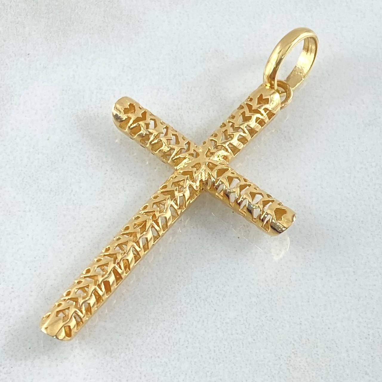 Pendant Latin Mesh Cross 4.05 g / 2 in 18K Yellow Gold