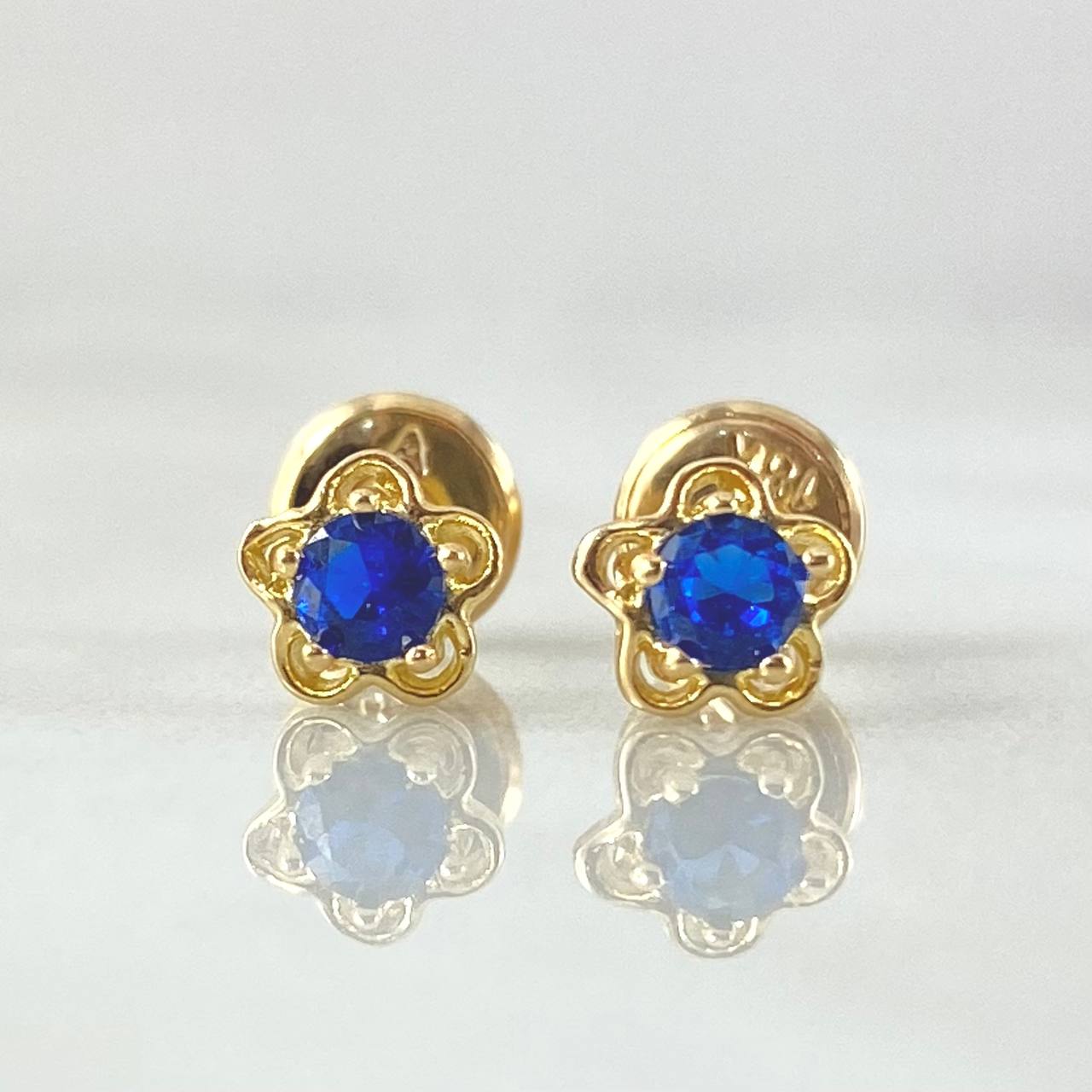 Flower Stud Earrings 0.9gr / 18K Gold ©