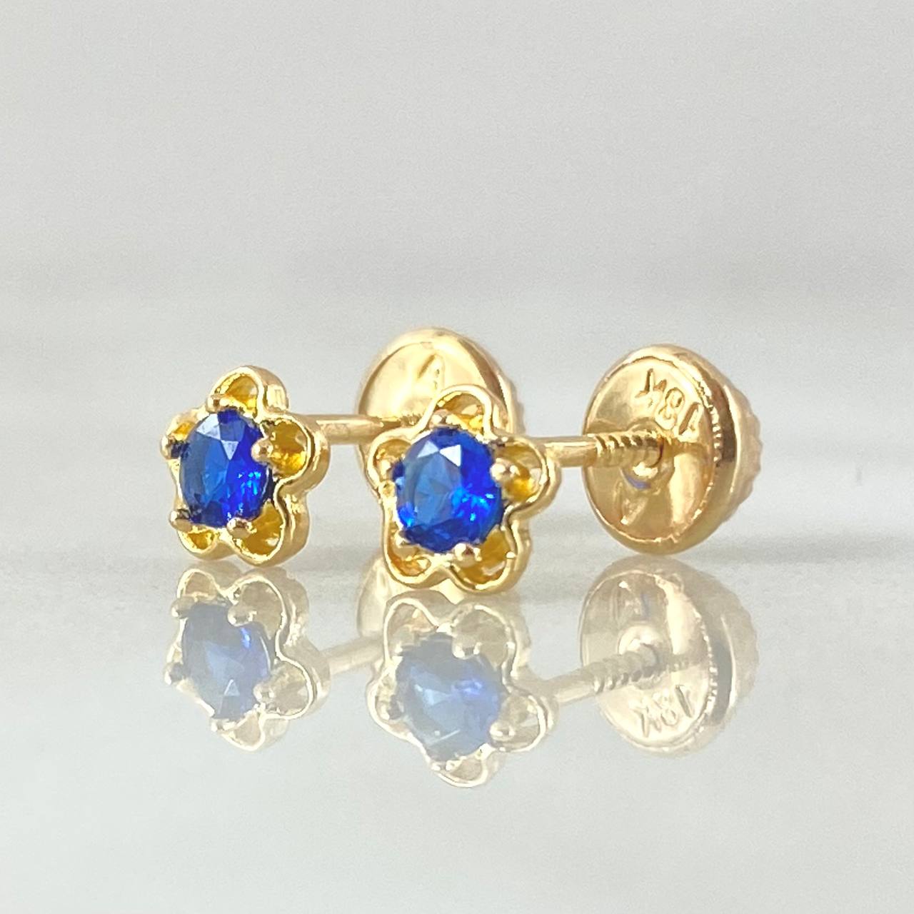 Topos Flor 0.9gr / Oro Amarillo 18K