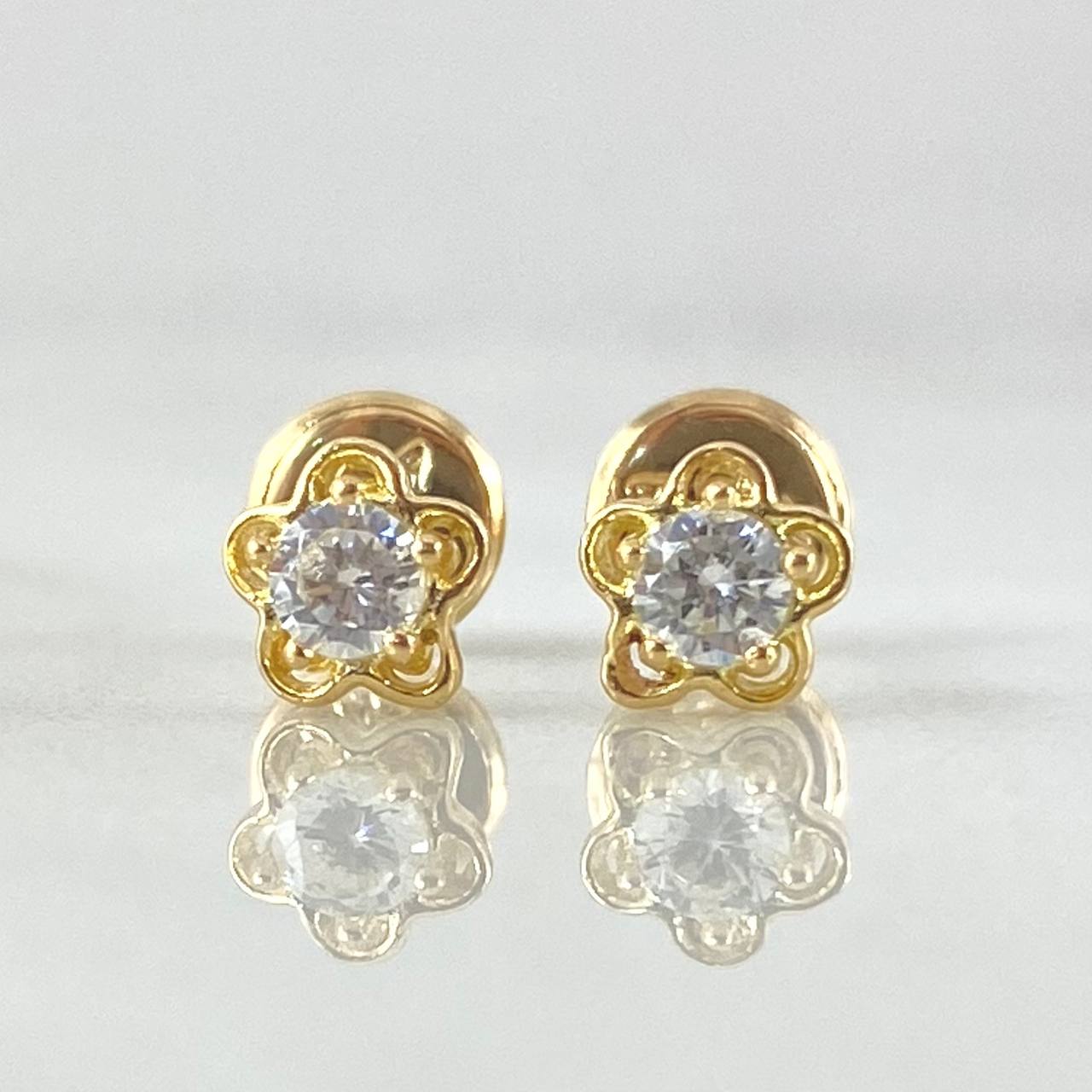 Stud Earrings Flower 0.9gr / 18K Yellow Gold