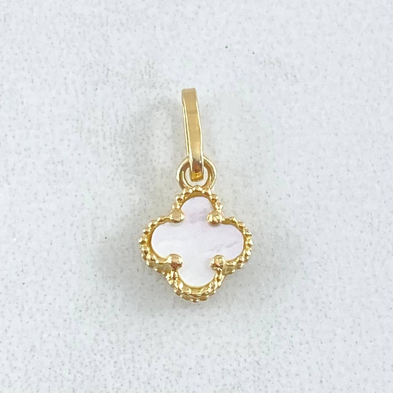 Dije Trebol 0.6gr / 1.5cm / Oro 18K -