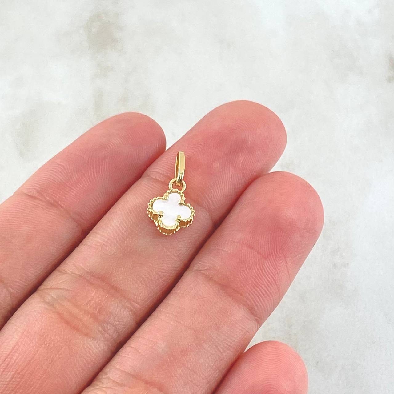 Clover Pendant 0.55gr / 1.5cm / Nac.Esp. 18K Gold ©