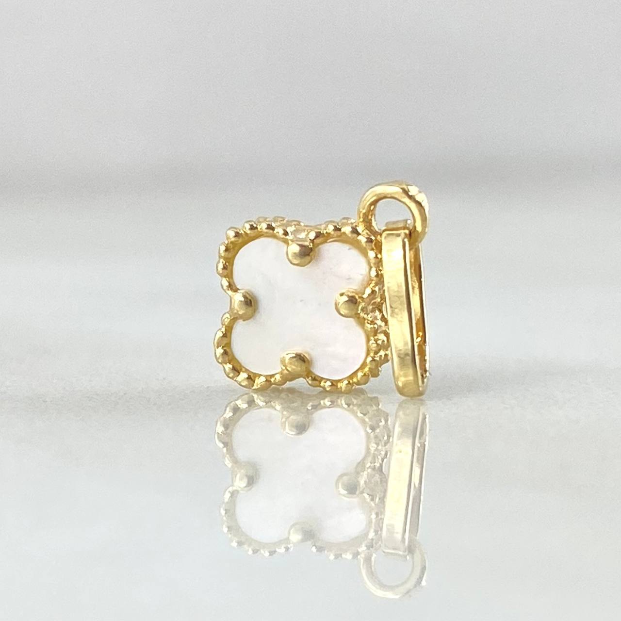 Clover Pendant 0.55gr / 1.5cm / Nac.Esp. 18K Gold ©