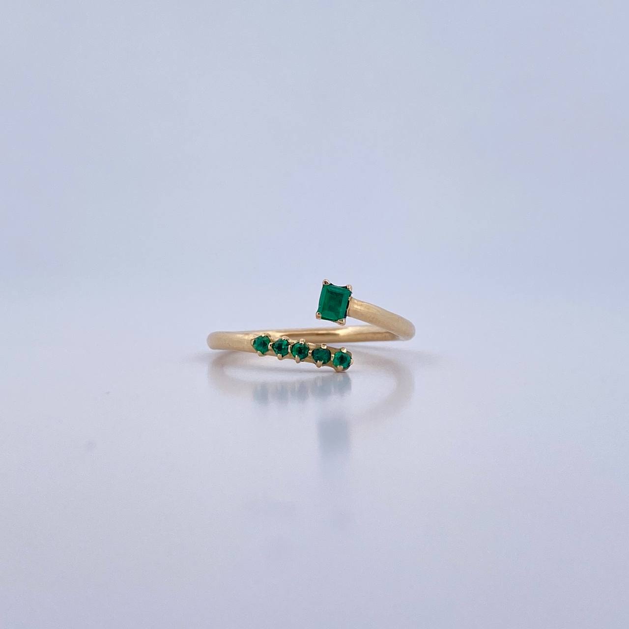 Hug Ring 2.05gr / T6 / Emeralds 22 Pts 18K Yellow Gold (Jewel) &