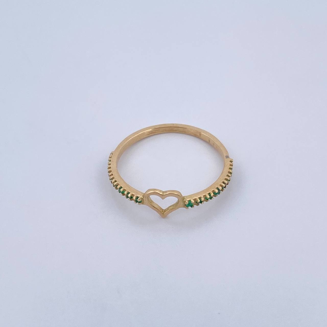 Heart Silhouette Ring 1.45gr / Size 7 3/4 / Emeralds 16 Pts 18K Yellow Gold (Jewel) &