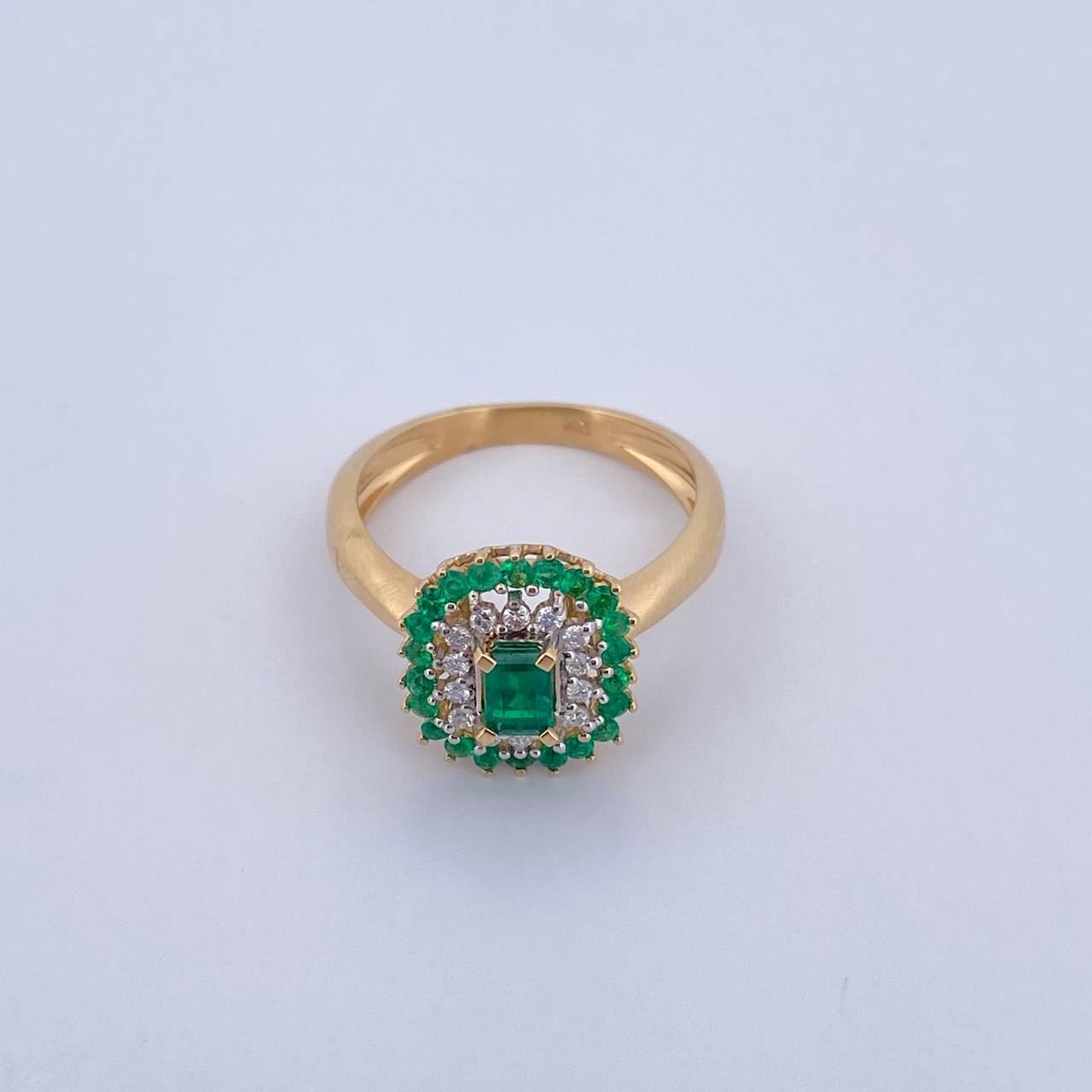 Dense Rectangle Ring 4.05gr / Size 6 1/4 / Emeralds 58 Pts Diamonds 12 Pts 18K Yellow Gold (Jewel) &