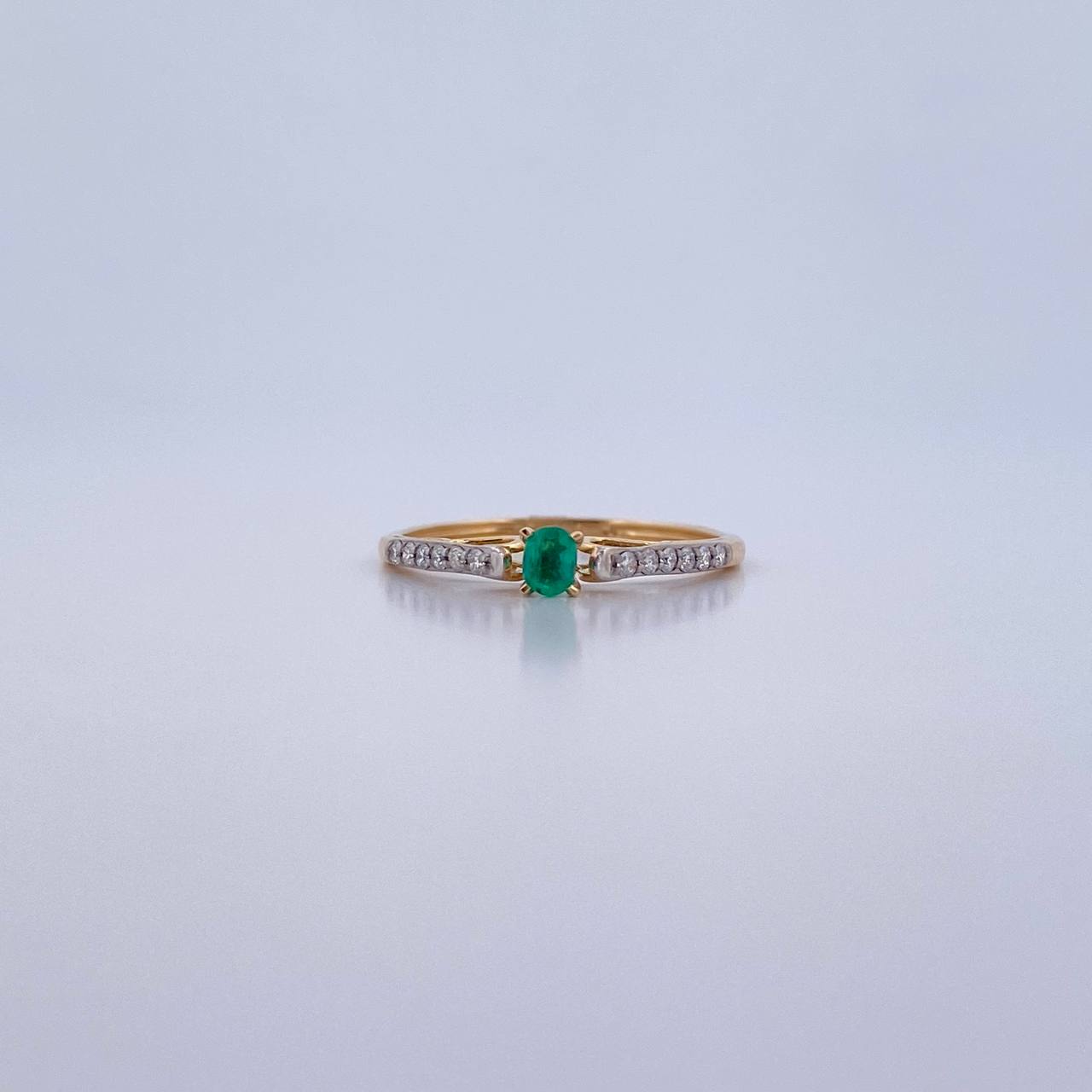Ring Solitaire Churumbela 1.25gr / Size 6 3/4 / Emeralds 13 Pts Diamonds 11 Pts Two Yellows Whites 18K Gold (Jewel) &