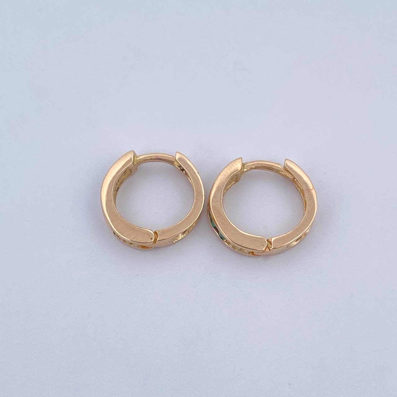 Candongas Infinito 3.15gr / 1.3cm / Esmeraldas 20 Pts Oro Amarillo 18K (Joya) &