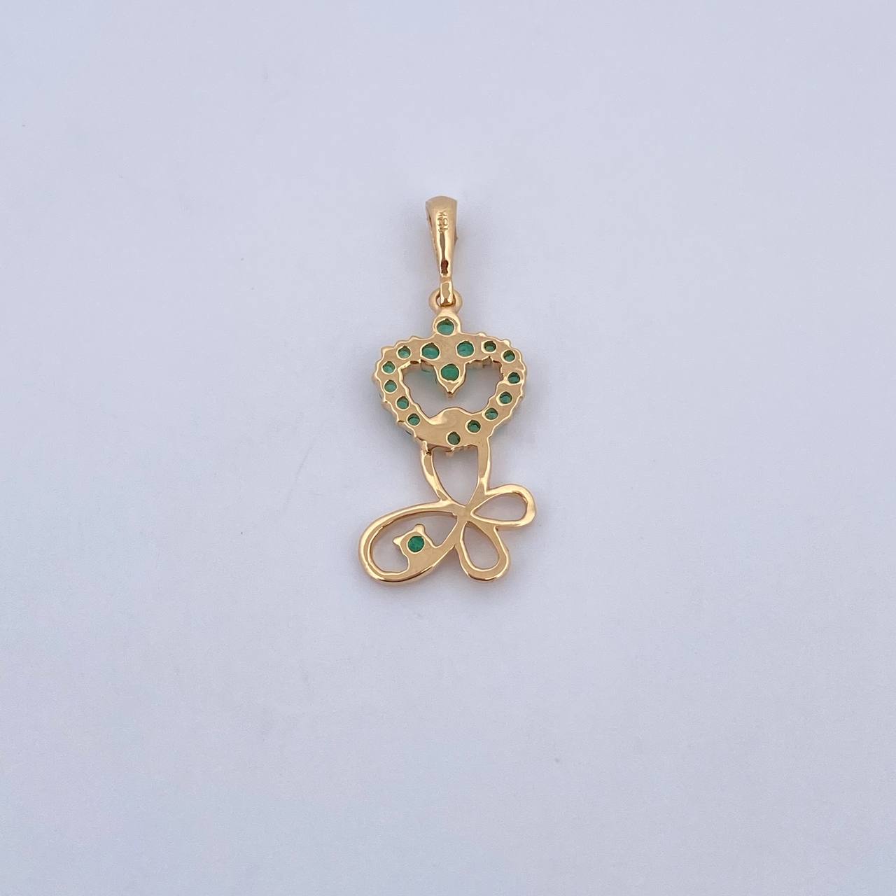 Dije Silueta Corazon Mariposa 1.35gr / 2.5cm / Esmeraldas 19 Pts Oro Amarillo 18K (Joya) &