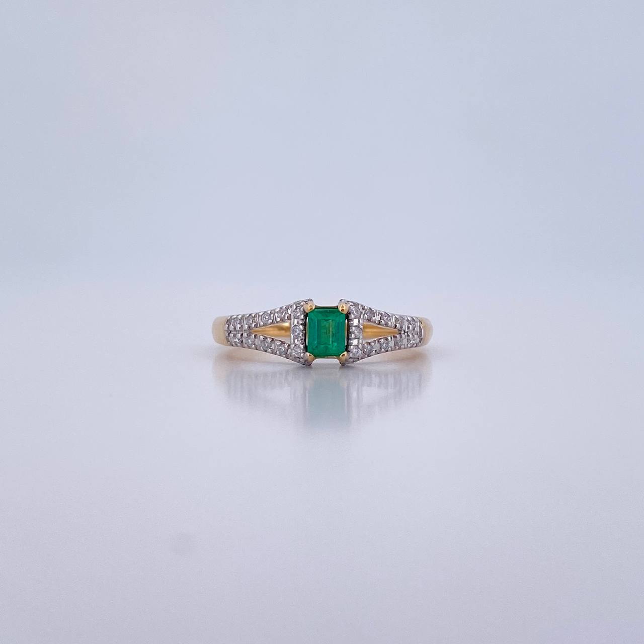 Bridge Ring 2.6gr / T6 3/4 / Emeralds 17 Pts Diamonds 15 Pts 18K Yellow Gold (Jewel) &