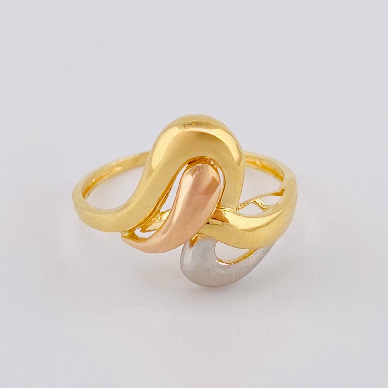Abstract Ring 2.7 g / T8 1/2 Three Golds 18K