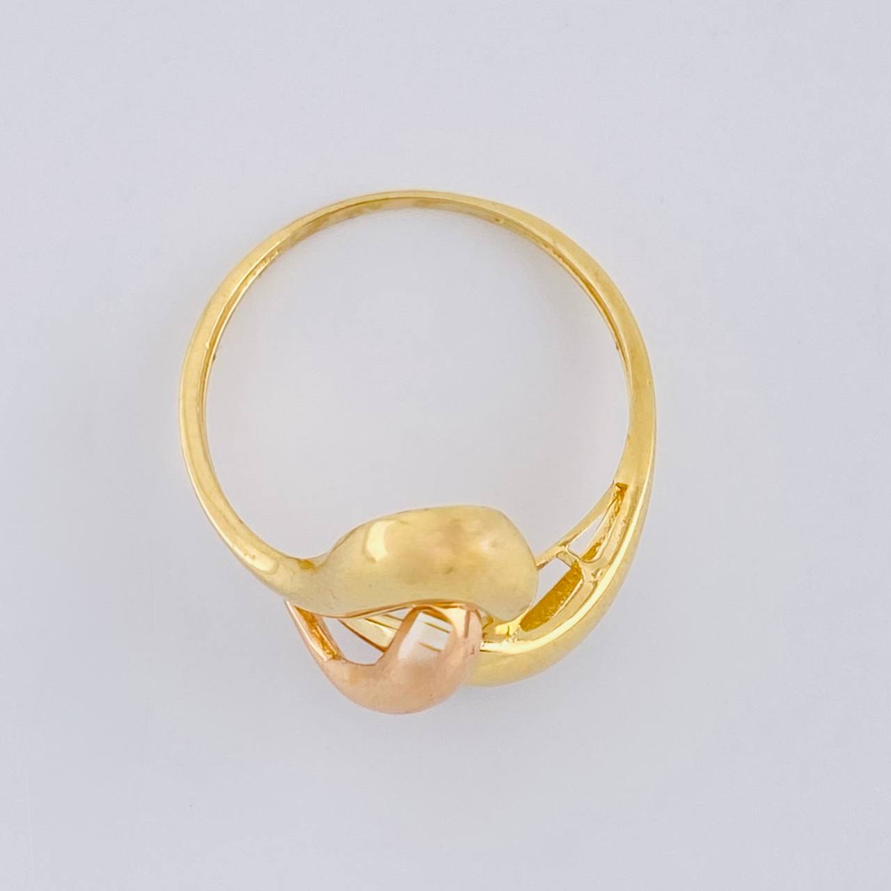 Abstract Ring 2.7 g / T8 1/2 Three Golds 18K