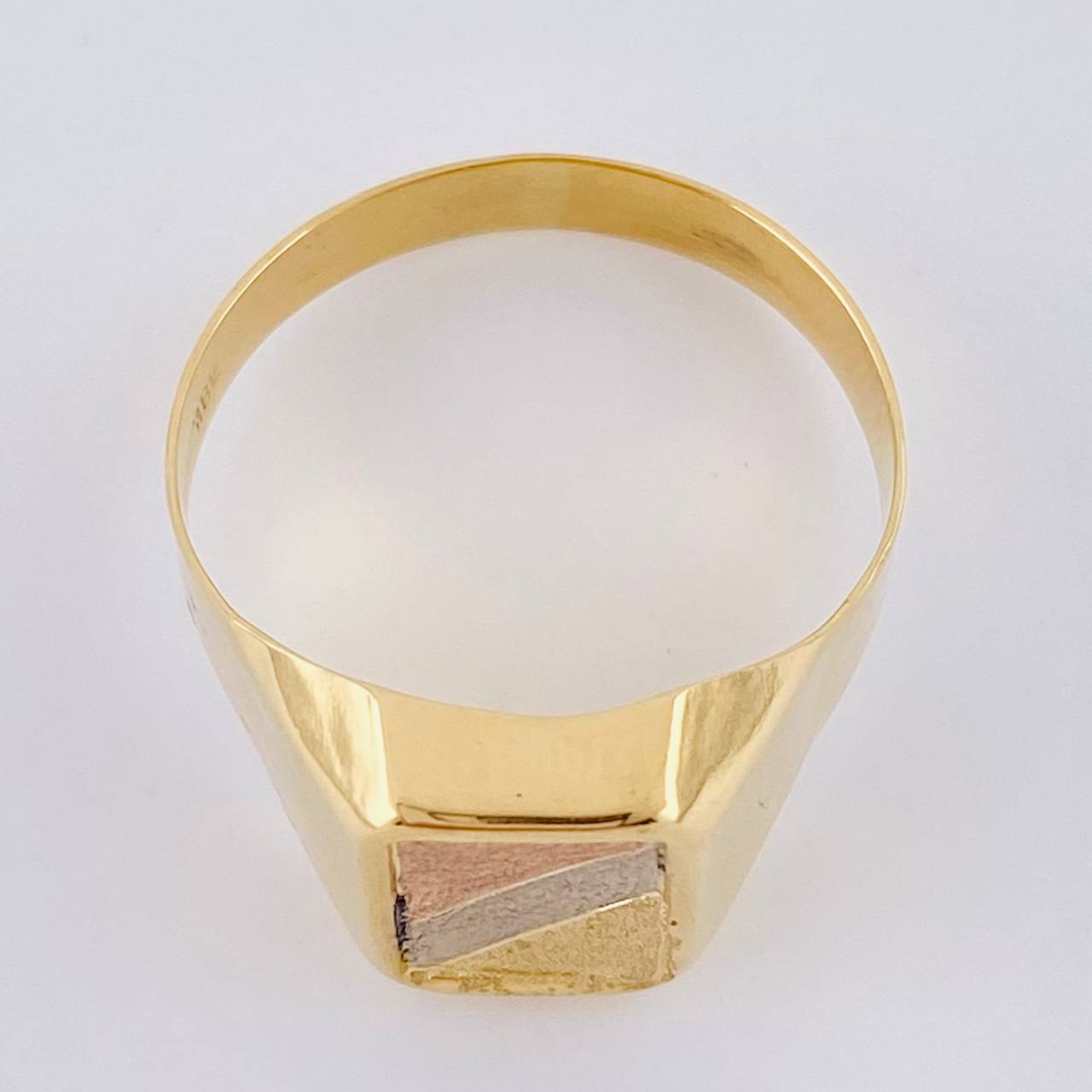 Anillo Sello 3.35 g / T10 3/4 Tres Oros 18K