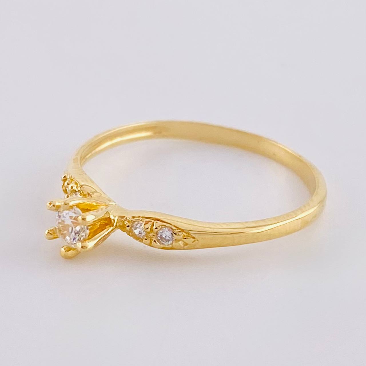 1.35 g Solitaire Ring / T6 1/2 18K Yellow Gold