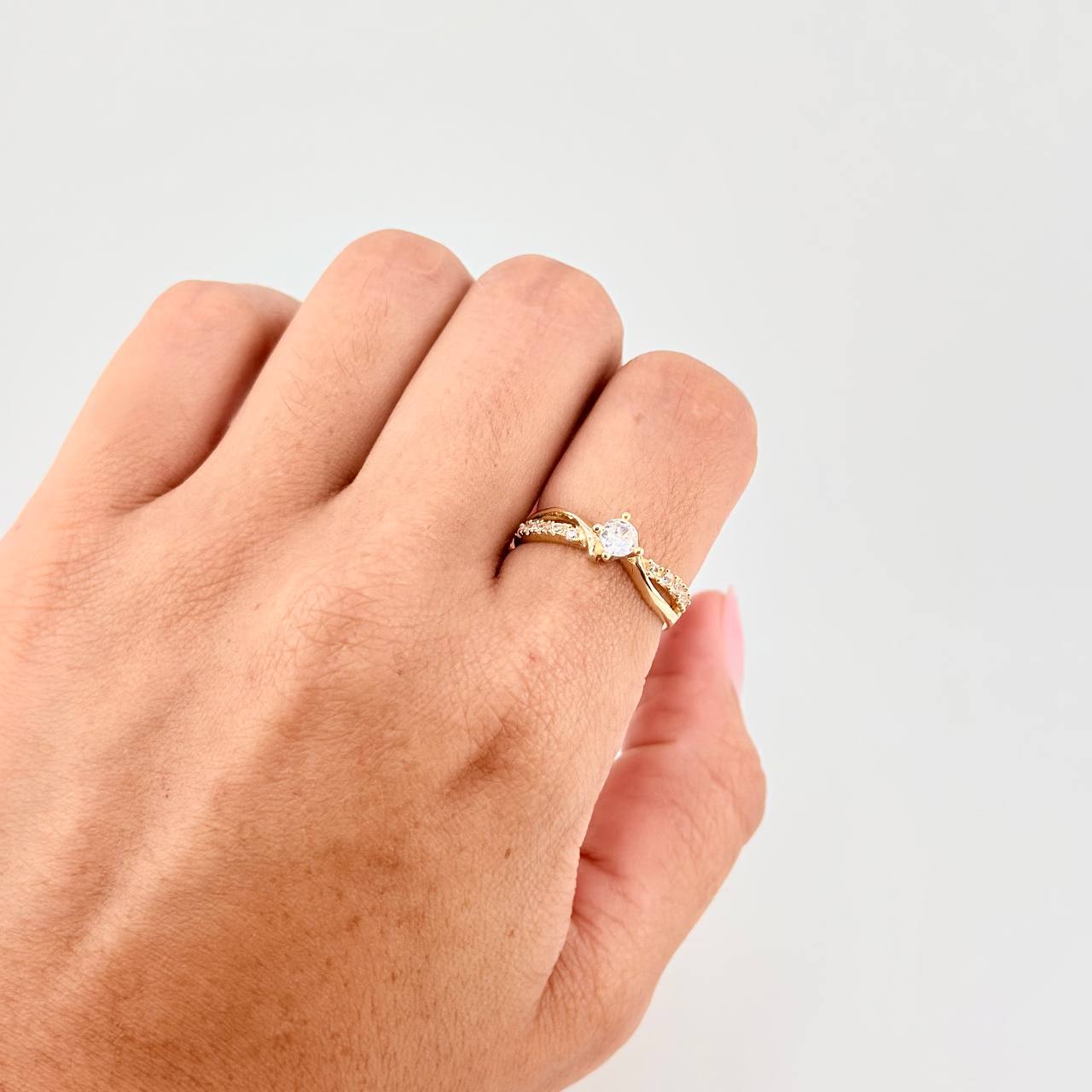 Intertwined Solitaire Ring 2.55 g / T7 Yellow Gold 18K