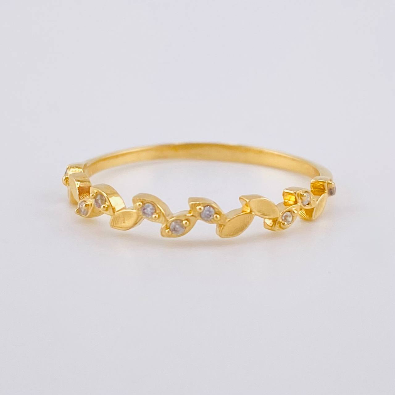 Anillo Ramillete De Hojas 1.35 g / T7 1/2 Oro Amarillo 18K