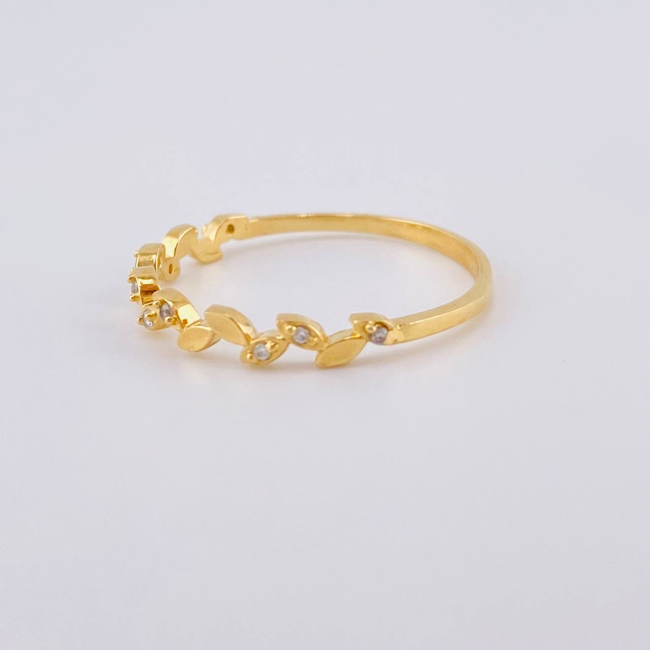 Anillo Ramillete De Hojas 1.35 g / T7 1/2 Oro Amarillo 18K