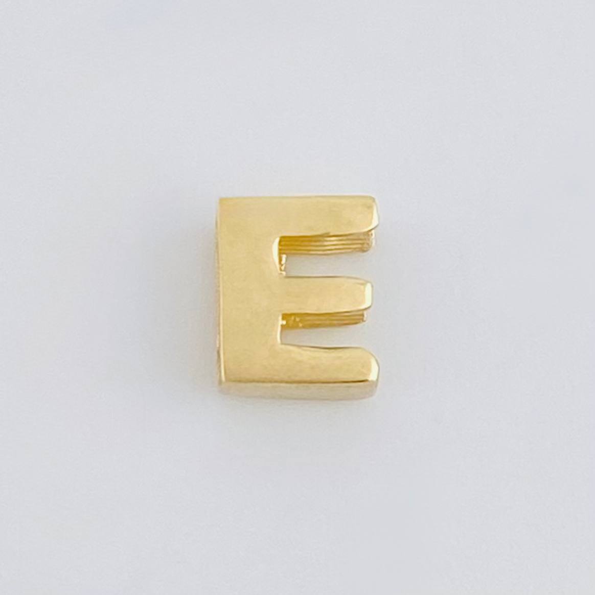 Charm Letter E 0.35g / 1/4 in Yellow Gold 18K