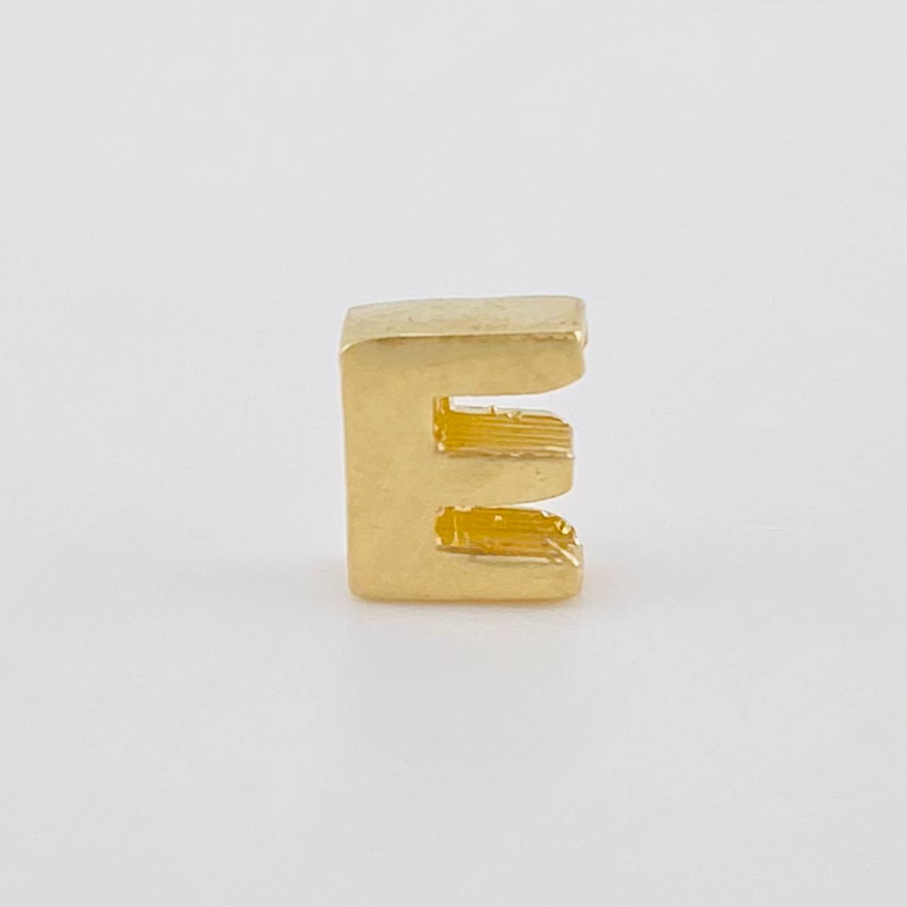 Charm Letter E 0.3g / 1/4 in Yellow Gold 18K