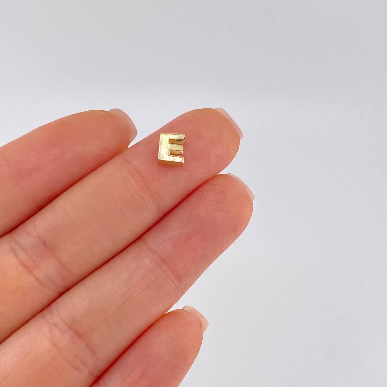 Charm Letter E 0.3g / 1/4 in Yellow Gold 18K