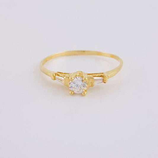 Anillo Solitario Chispas Cuadradas 1 g / T7 3/4 Oro Amarillo 18K