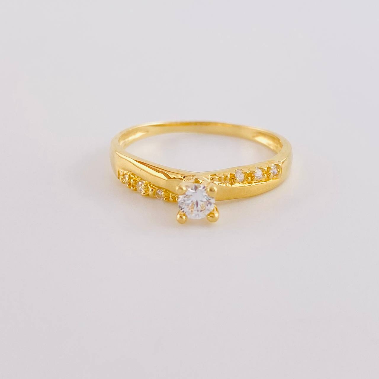 Double Rail Solitaire Ring 1.8 g / T7 3/4 Yellow Gold 18K