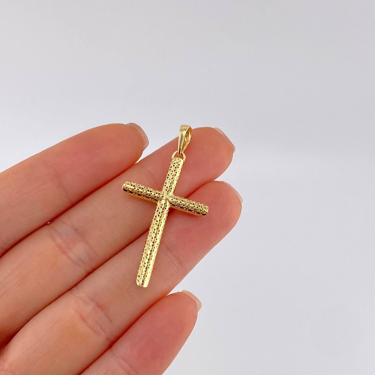 Pendant Cross Filigree 2.65 g / 1 1/2 in 18K Yellow Gold