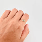 Anillo Cuadro Triqui 0.9 g / T5 1/2 Oro Amarillo 18K